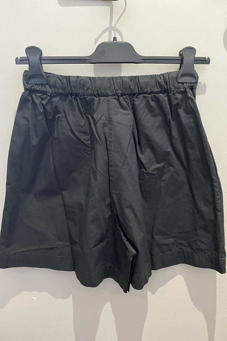 Gil Short Black