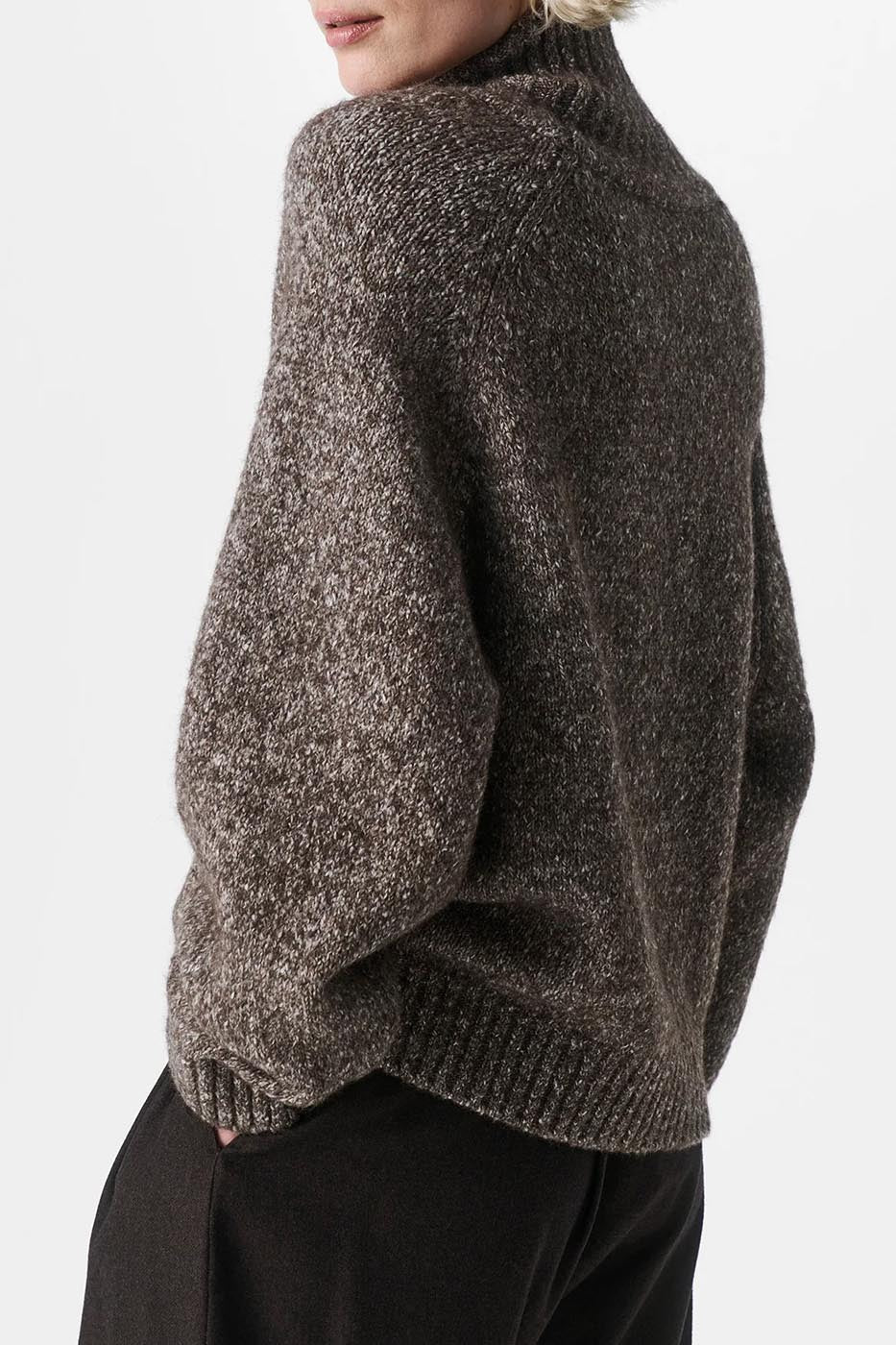 Pull roll neck