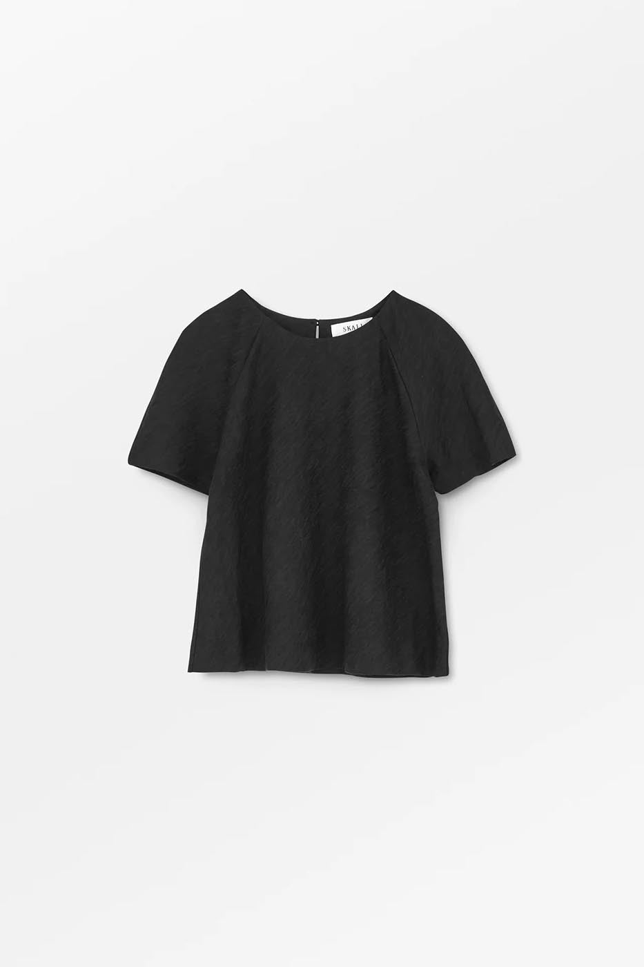 Nila tee