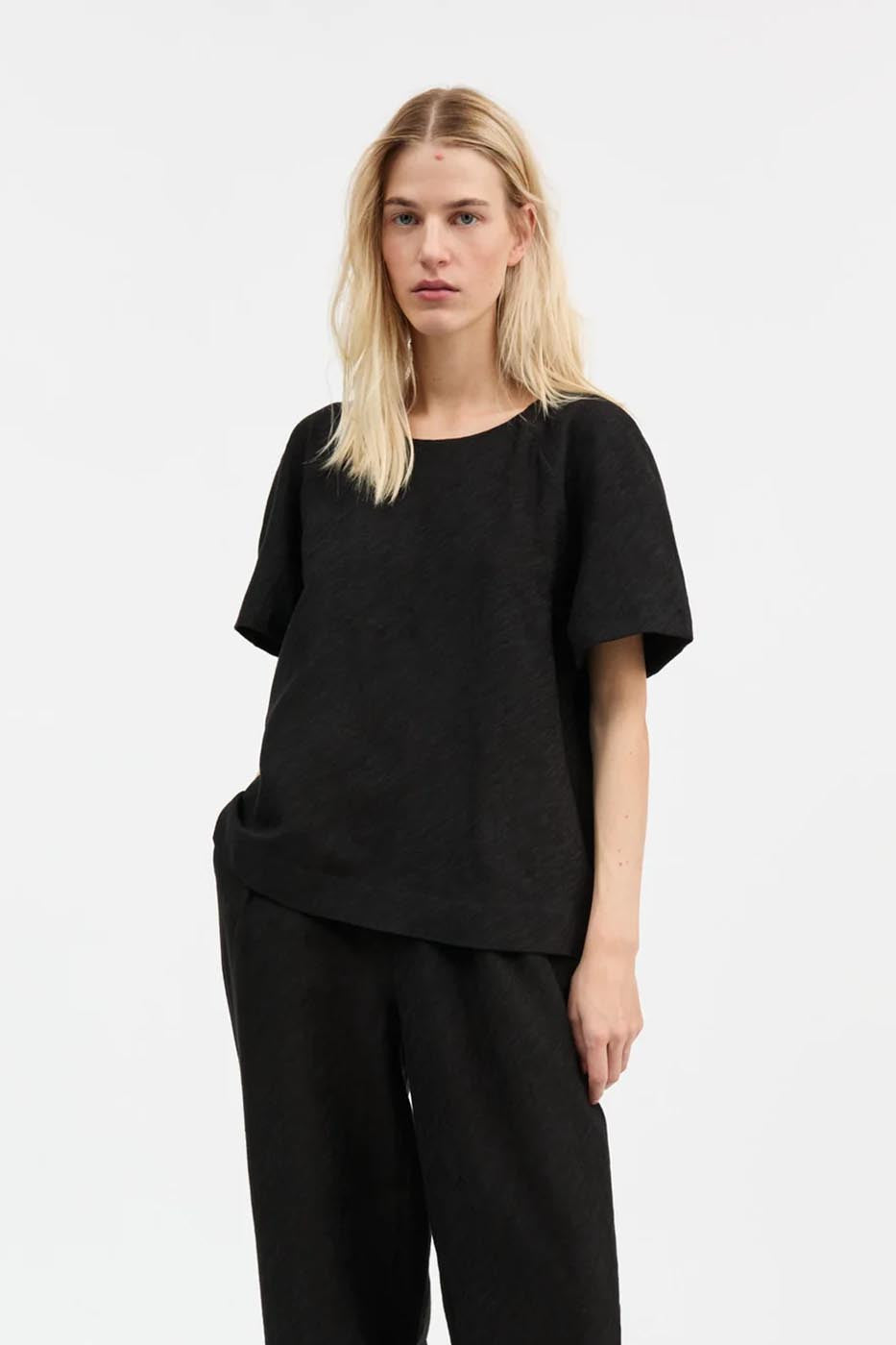 Nila tee