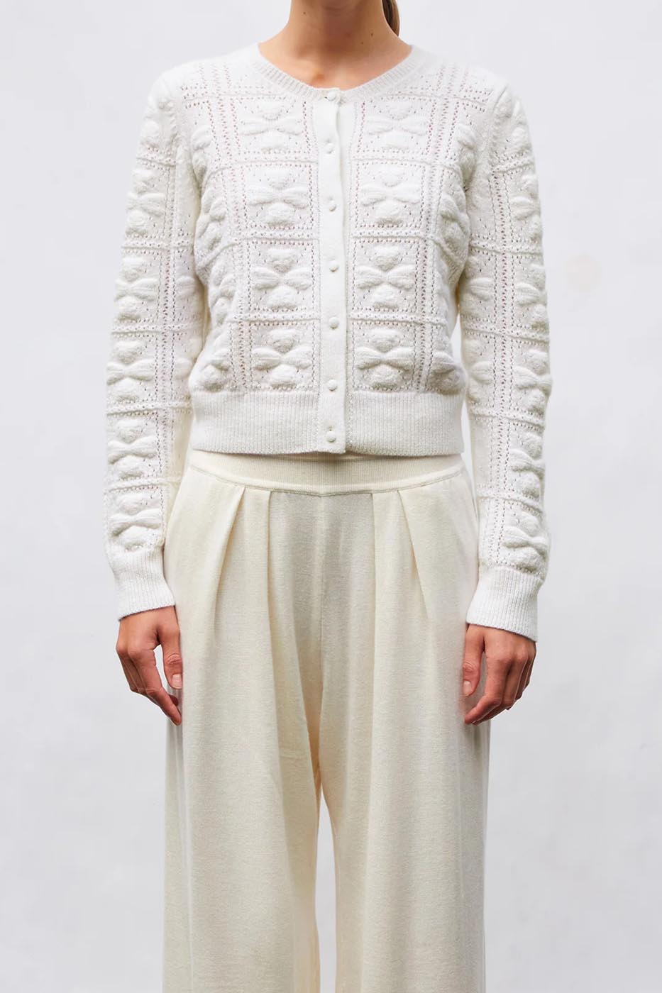 Cardigan maille fine à relief trèfle