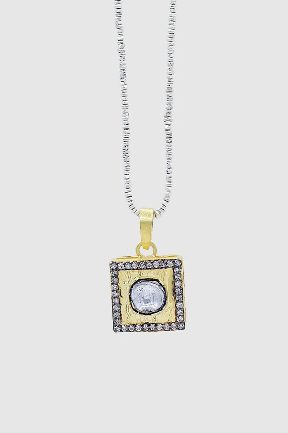 COLLIER RAJ