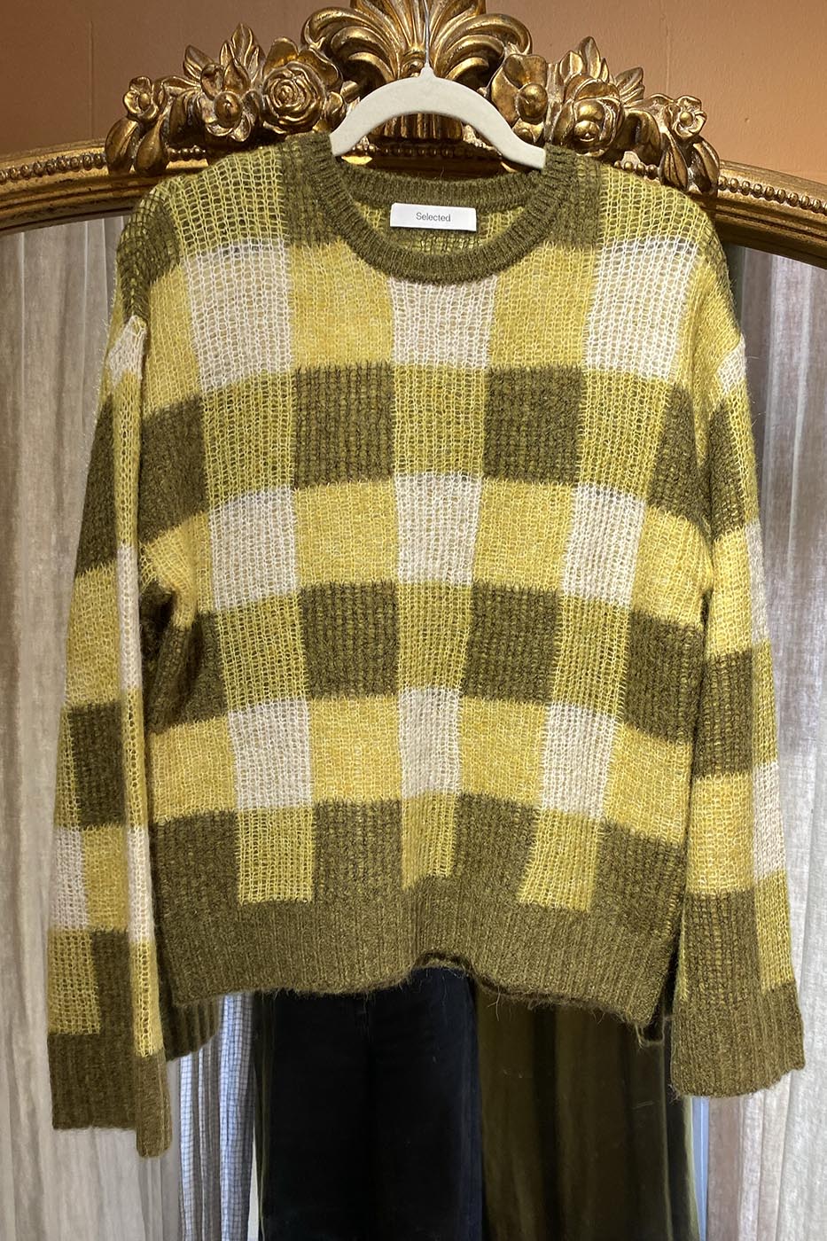 Pull lulu avocat