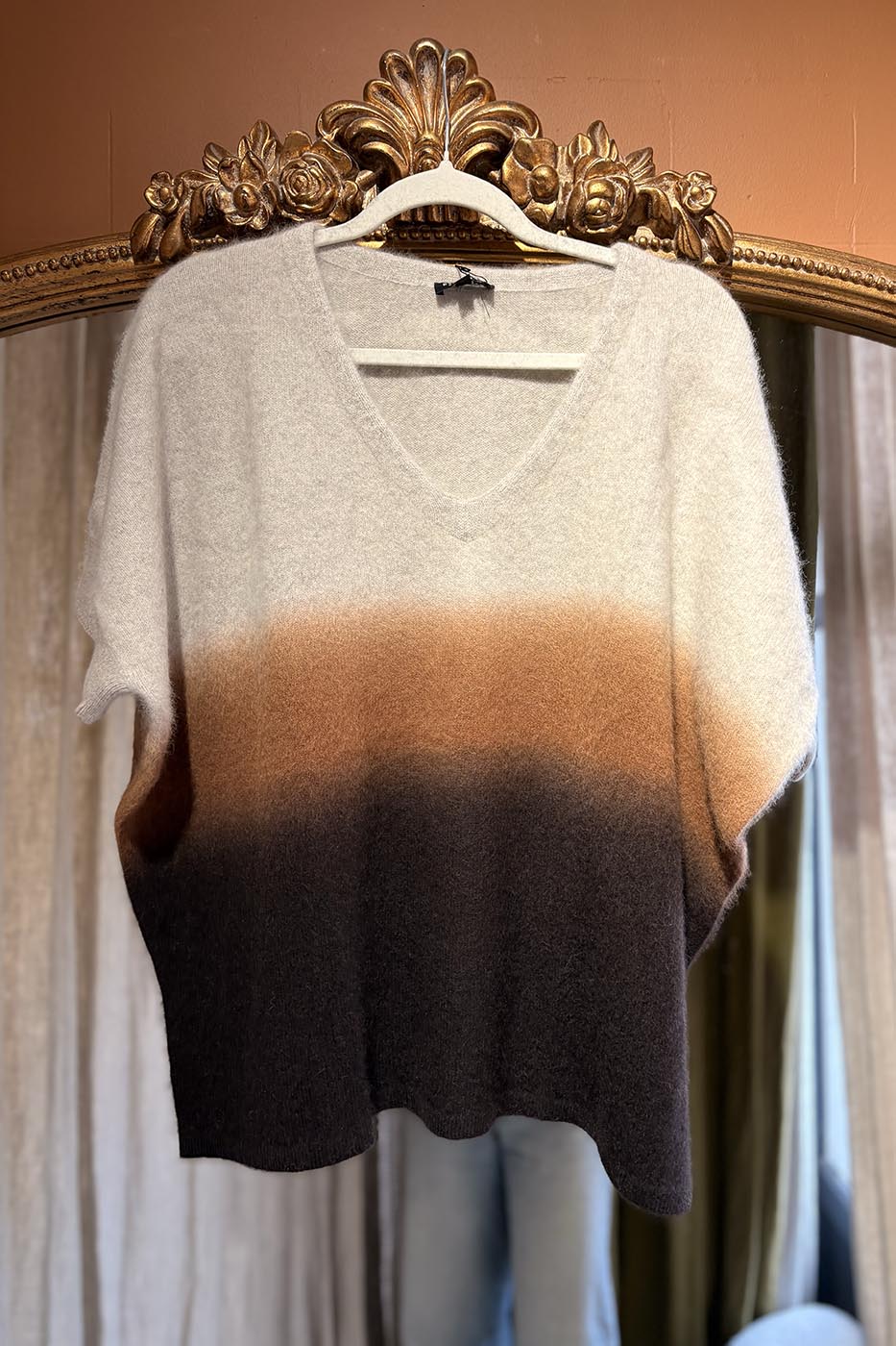 WES26A82R V MC tie-dye raccoon