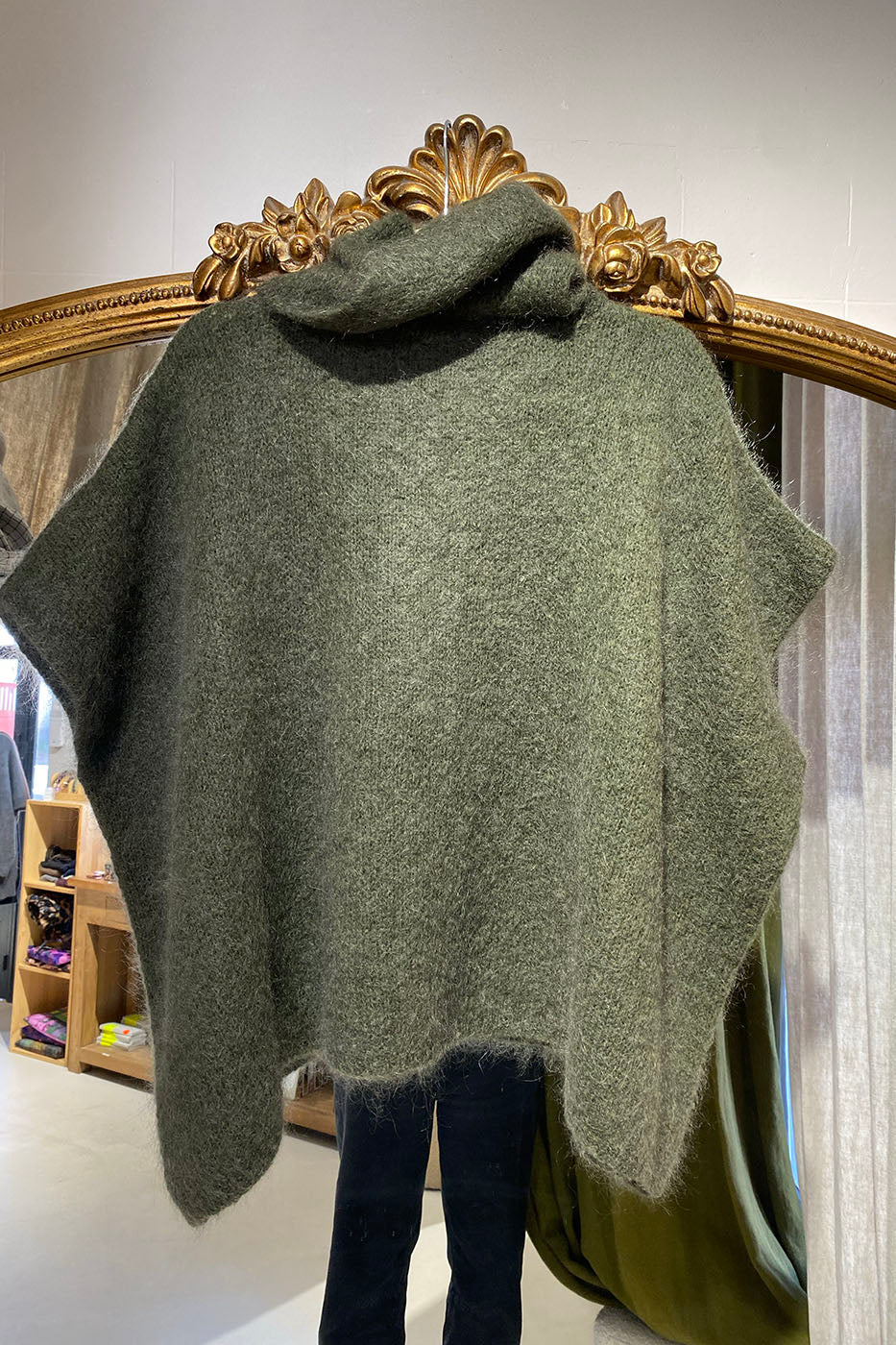 Pull poncho kaki