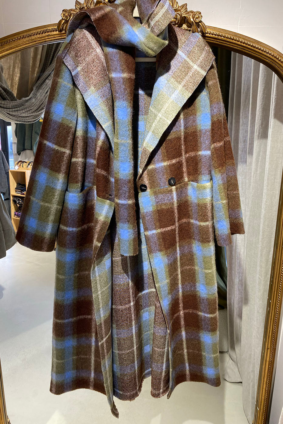 Manteau long à carreaux brun & bleu