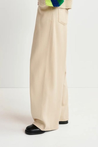 Jean écru à jambes larges