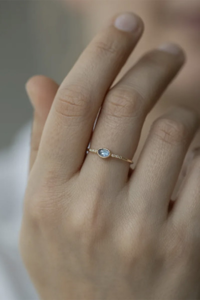 AQUAMARINE & SIX DIAMONDS RING 2