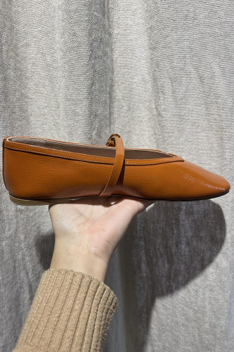 Ballerine vernis cognac