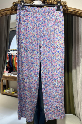 Le pantalon magic fin fleuri