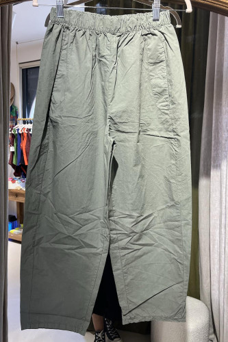 Le pantalon magic fin kaki