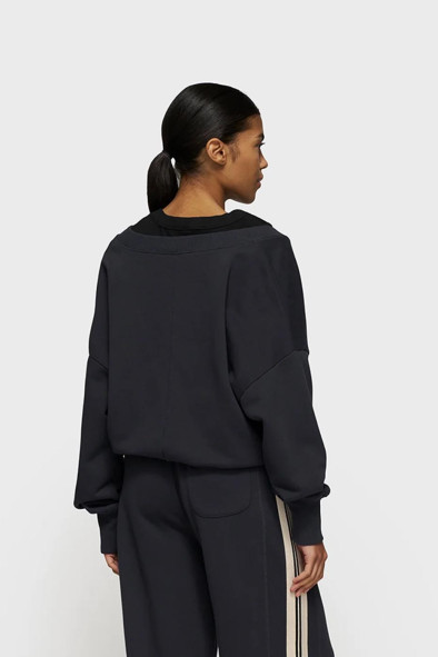 V-Neck double sweater