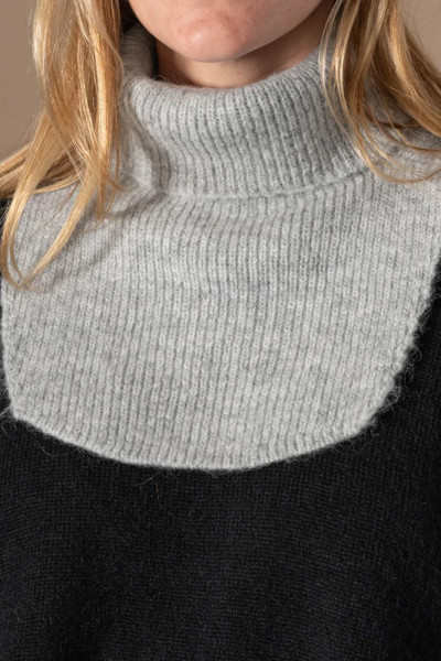 Col Marley gris clair