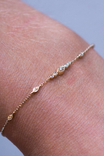 Bracelet à petits diamants œil 2