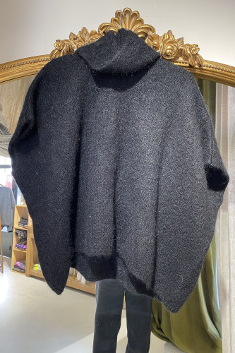 Pull poncho noir