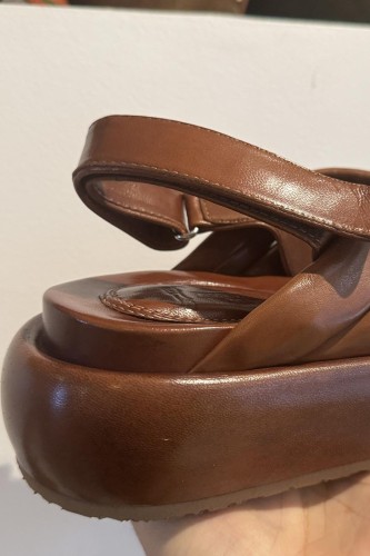 Sandales compensées