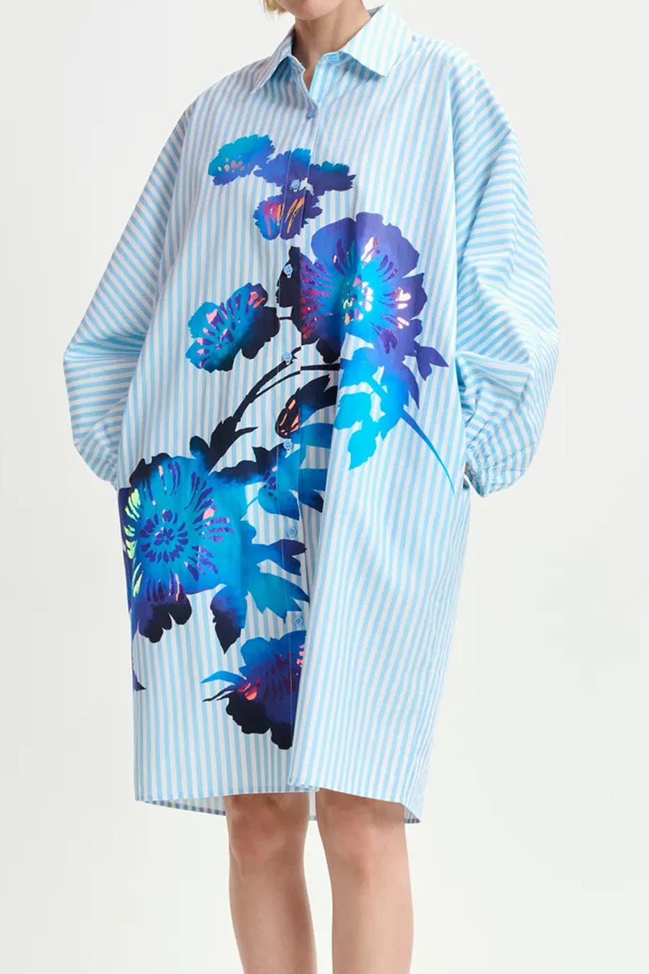 Mini-robe chemise en coton à rayures bleu clair, blanche et bleu foncé