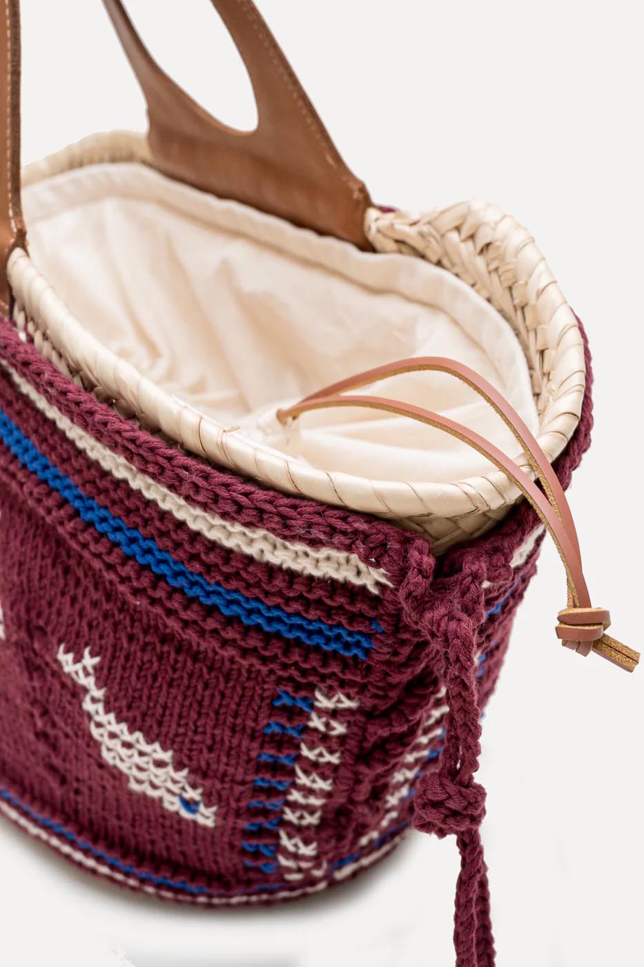 Póvoa - panier brodé en bordeaux