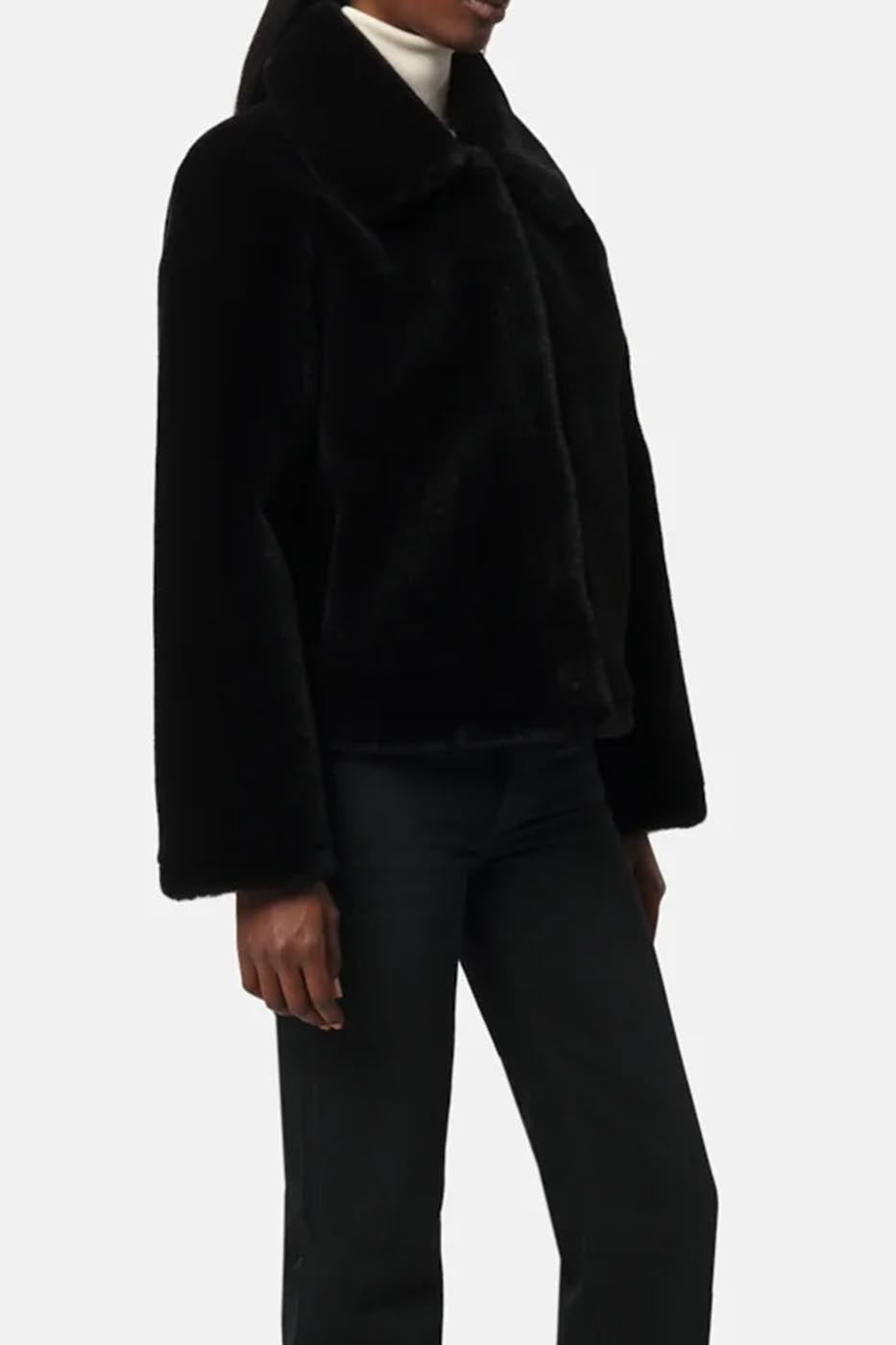 Veste elis