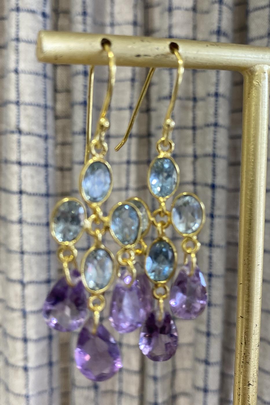 Boucles d'oreilles akari topaze bleue et améthyste